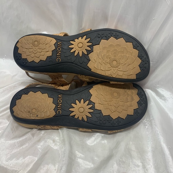 Vionic Amber Cork Sandals - Picture 8 of 8